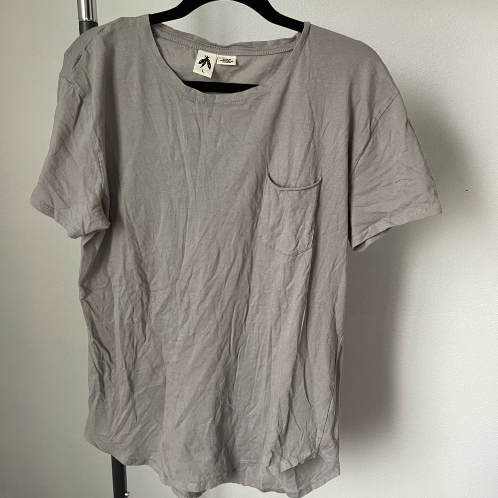 Urban Outfitters Three Feathers Men’s T-Shirt Size Large